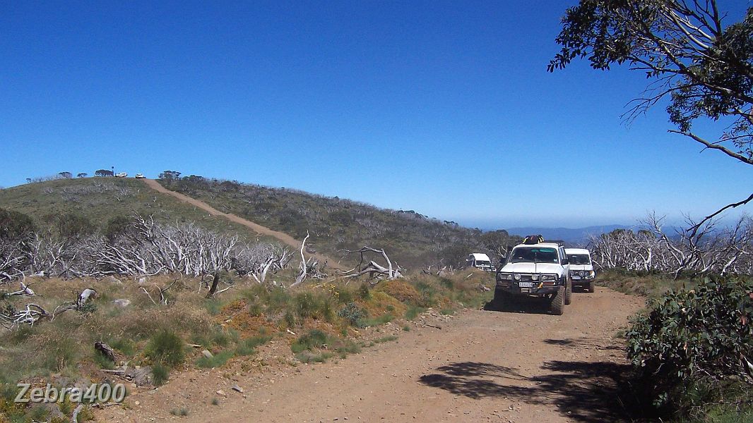 29-Convoy leaves Mt Pinnibar with the summit in the background.JPG - 29-Convoy leaves Mt Pinnibar with the summit in the background